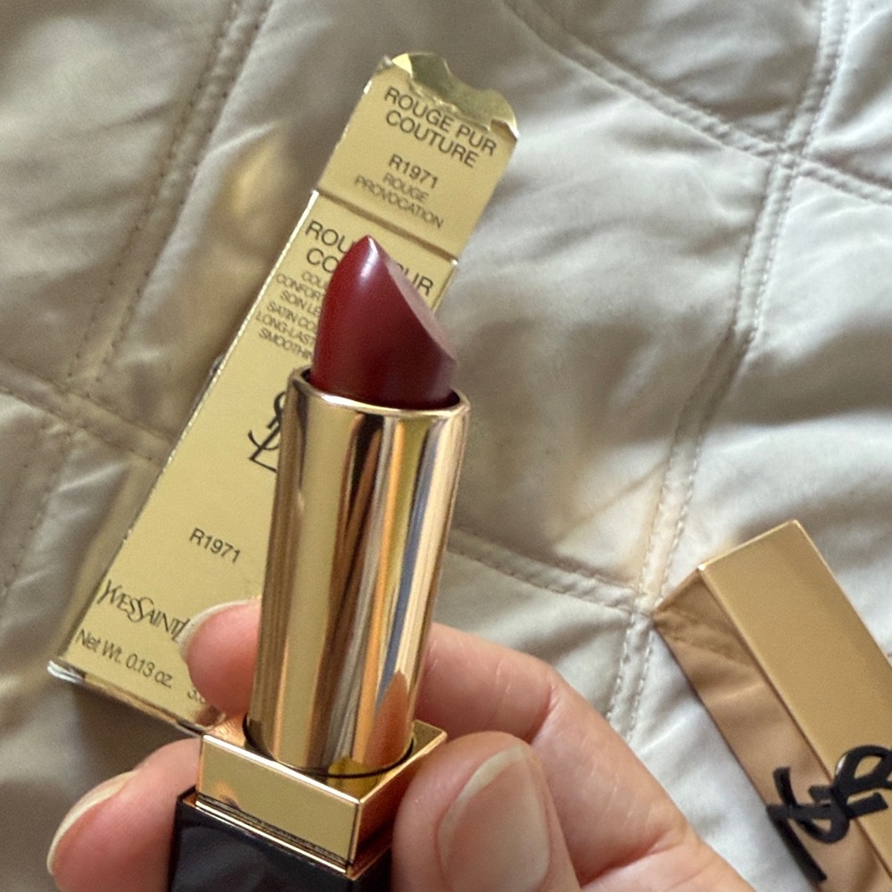 YSL
ROUGE PUR COUTURE CARING SATIN LIPSTICK.     Color: R1971 Rouge Provocation